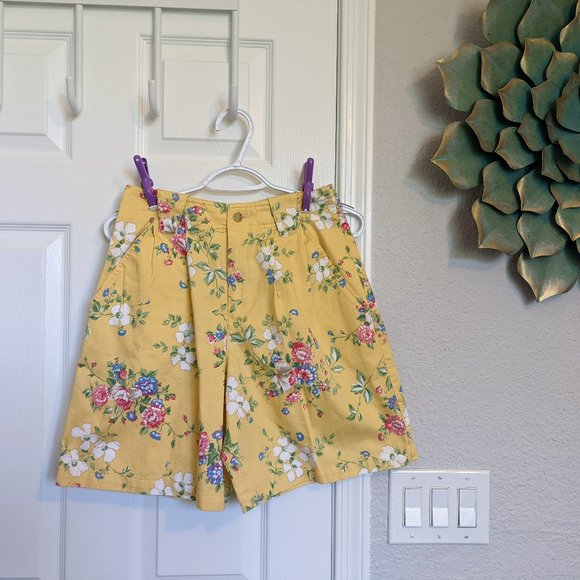 Lizsport Pants - NWT Vintage Yellow FLORAL Shorts!  HIGH QUALITY CONSTRUCTION!  | 6 | Lizsport
